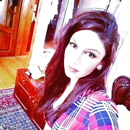 (This cunt loves to suck dick) porn pictures