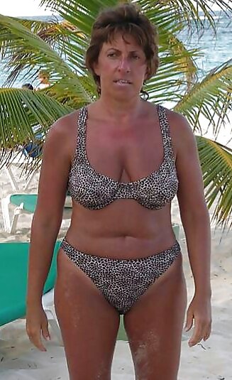 Swimsuits bikinis bras bbw mature dressed teen big huge - 44 porn pictures