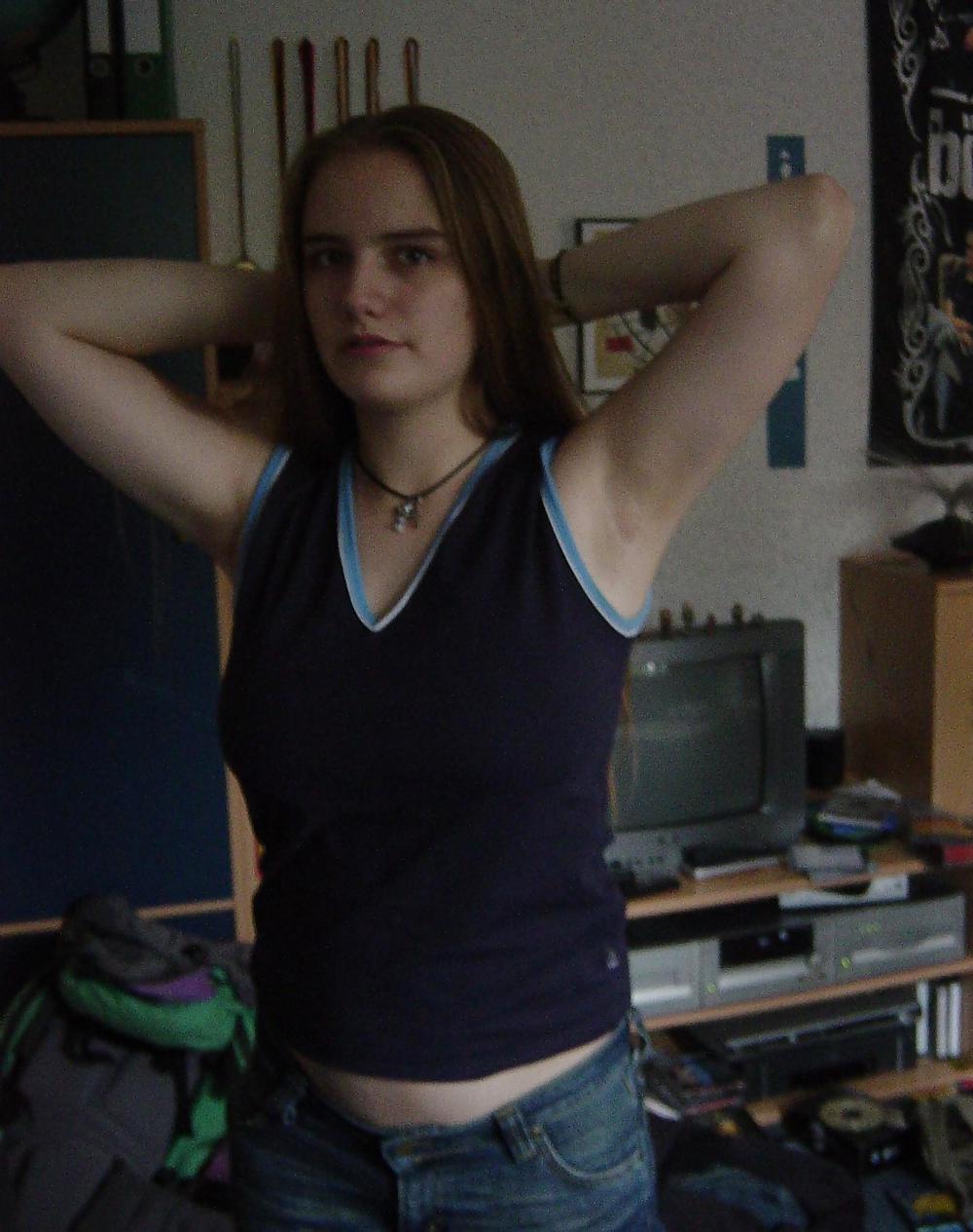 GERMAN BUSTY PUNK TEEN porn pictures