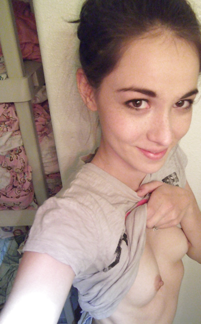 Naughty & Naked Teen Selfies 40 porn pictures