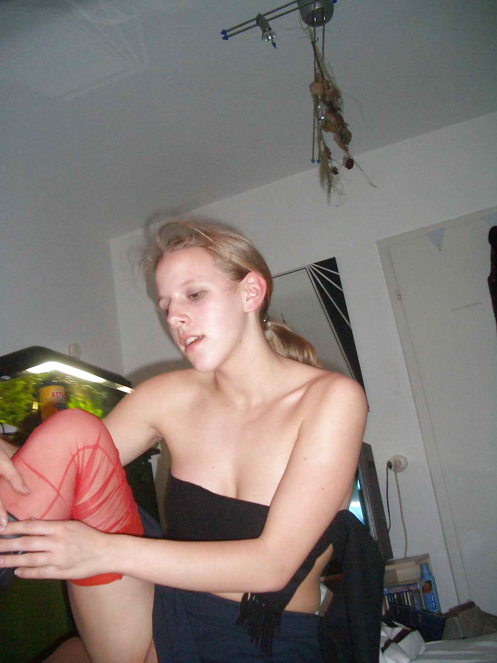 Busty Natural Teen Toni porn pictures