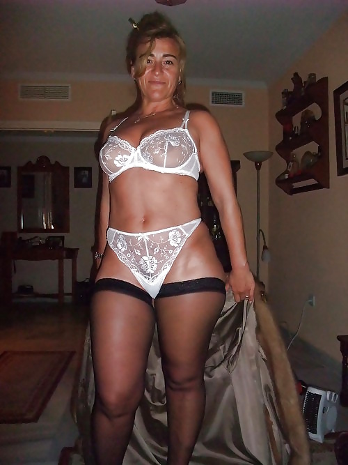 Sexy Mature Milfs 19 porn pictures