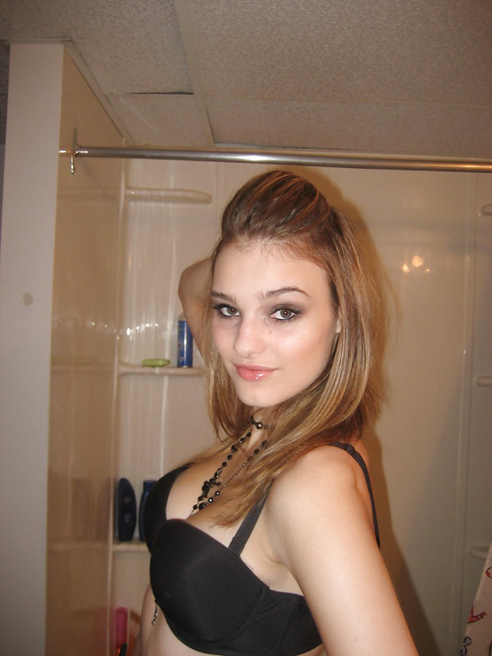 Sweet Busty Teen porn pictures