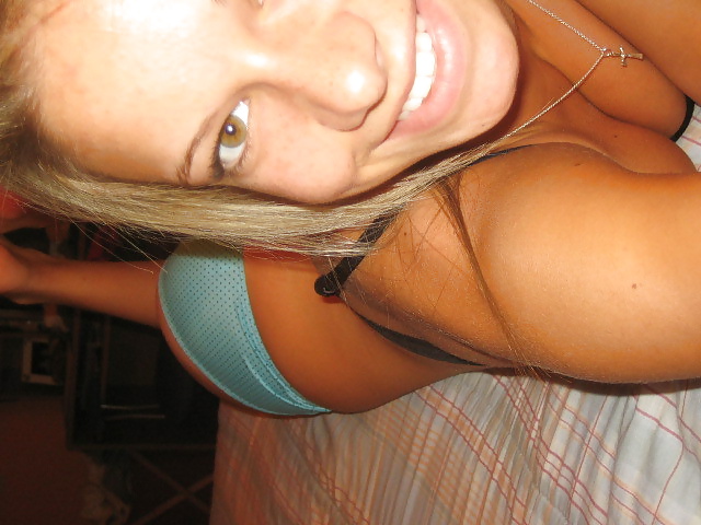 Pretty Amateur Allie porn pictures