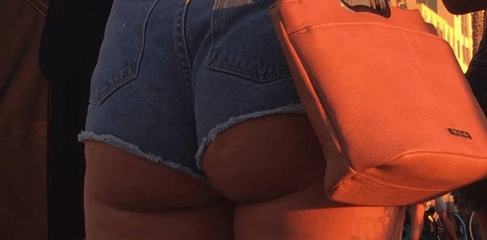 Candid upskirt teen ass photo #324309900