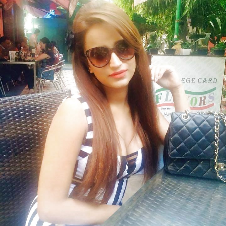 INDIAN TEEN porn pictures