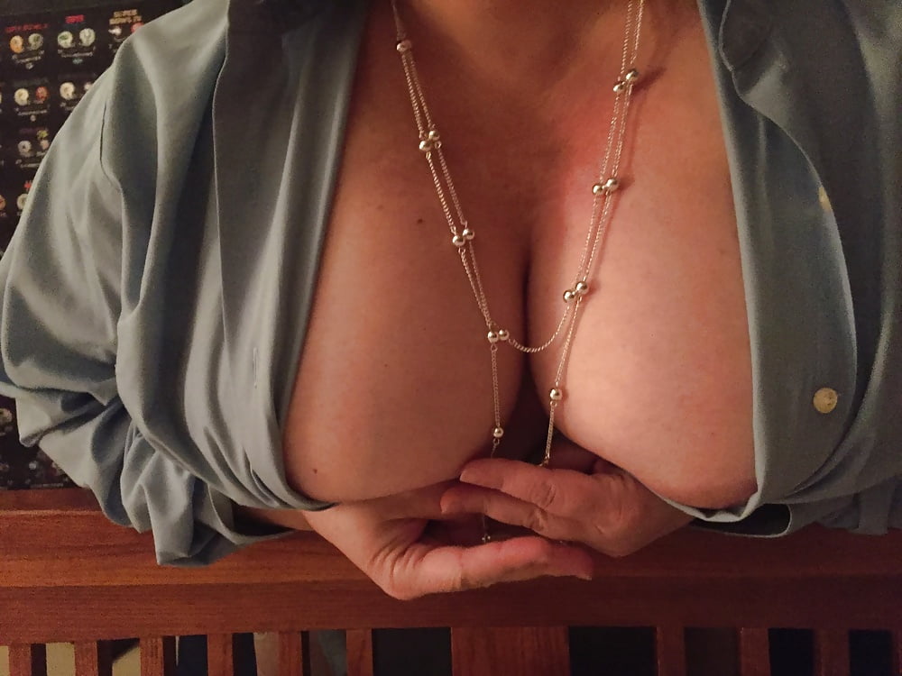 Wife's big tits porn pictures