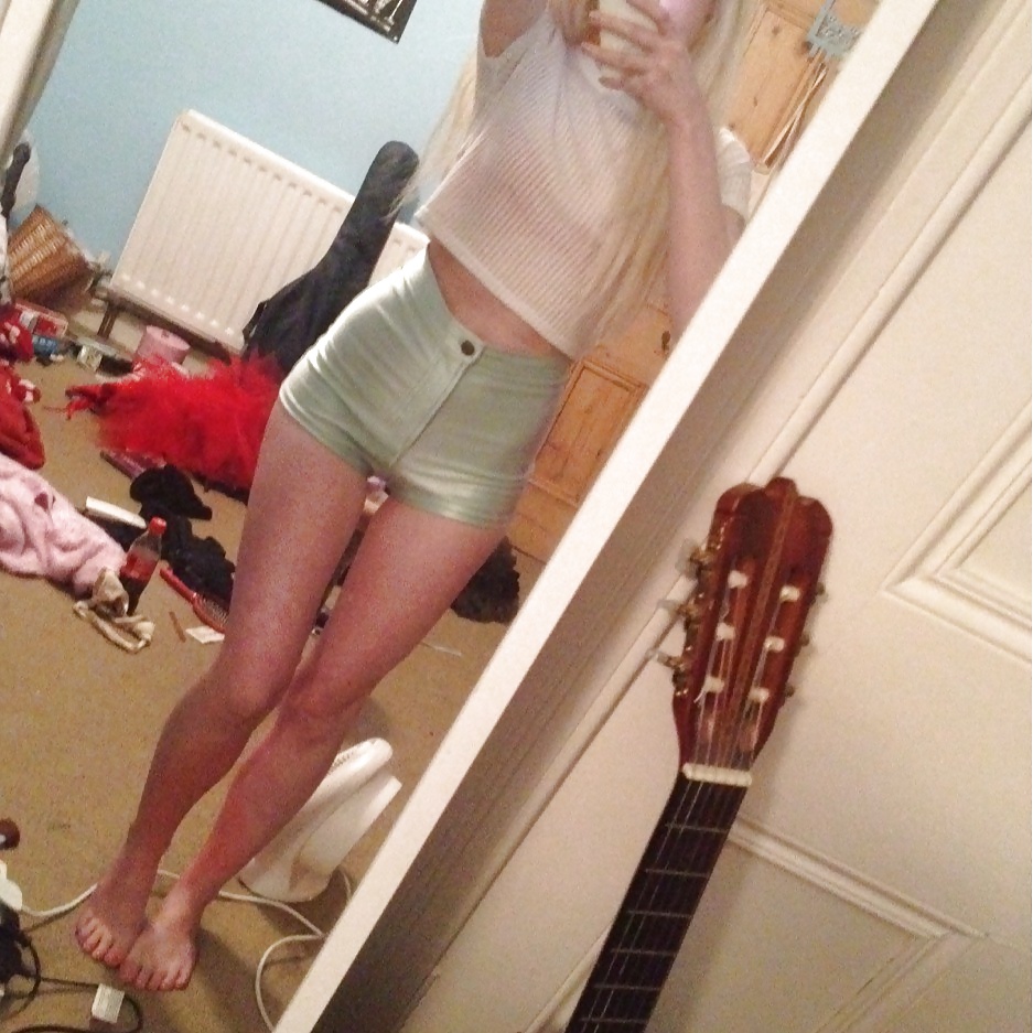 Skinny shy girl porn pictures