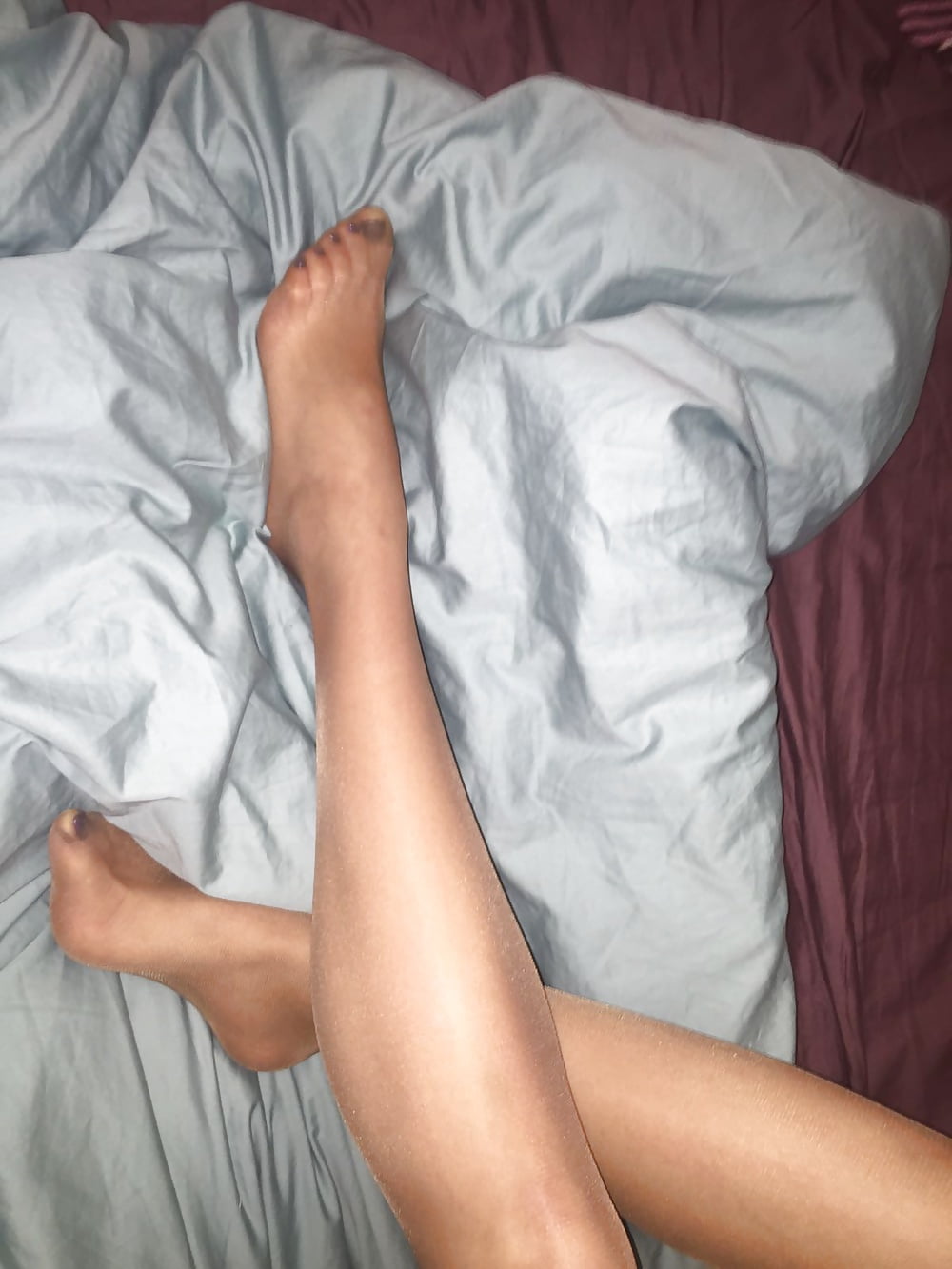 stocking and pantyhose legs and feet porn pictures