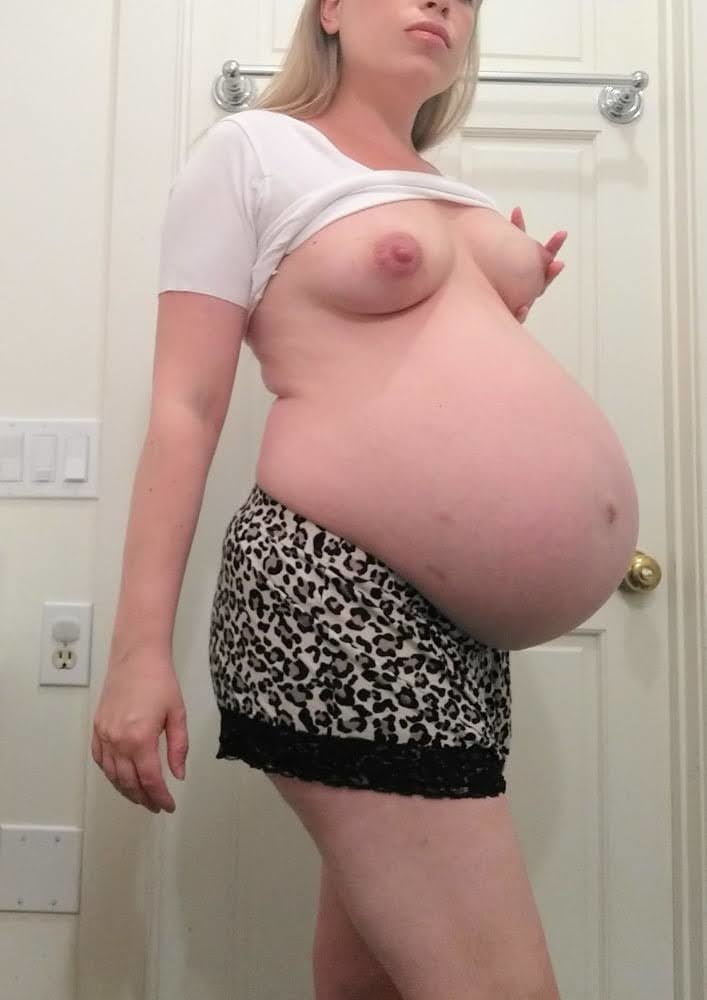 Frau strand am schwangere nackt Schwangere Frau