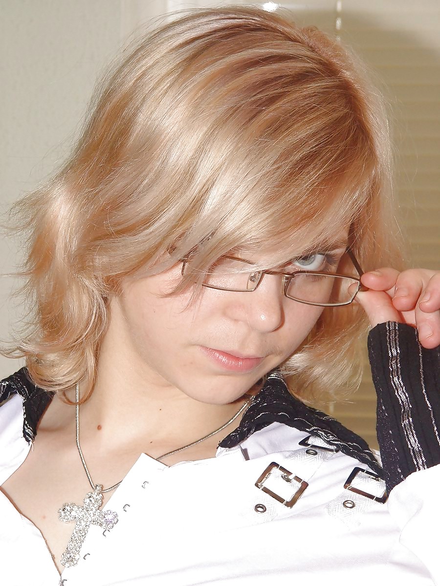 Russian beauty (name unknown) porn pictures