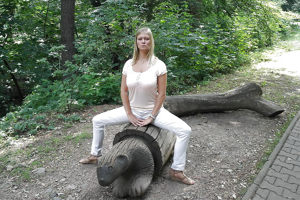 AMAZING BLONDE BITCH 2 !!!please comment porn pictures