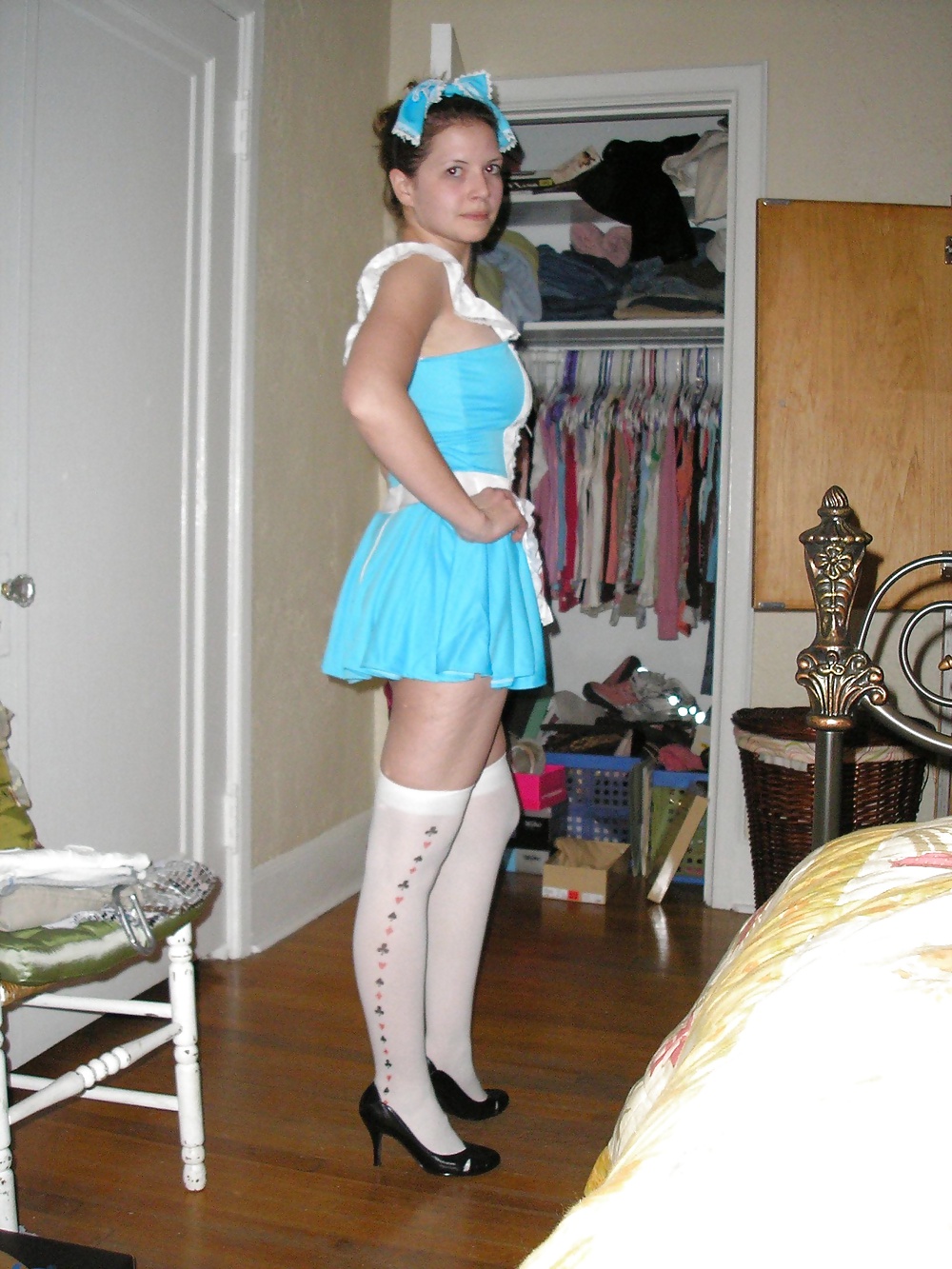 stolen private pics: maid porn pictures