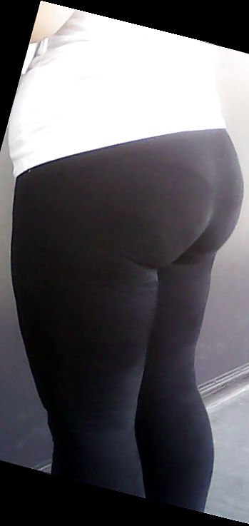 thick latin ass in leggings porn pictures