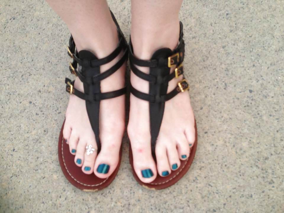 My friends beautiful feet porn pictures