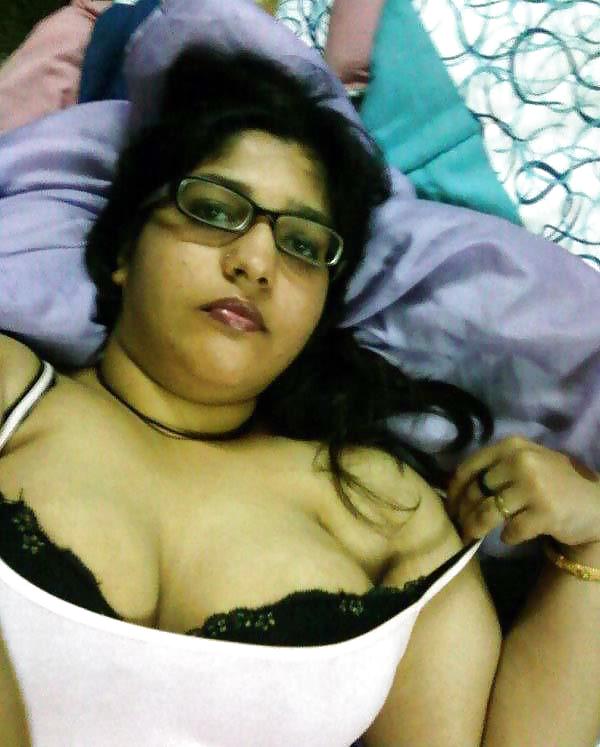 Hot Indian Lady porn pictures