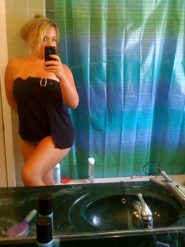 Hot Milf nude bathroom photos porn pictures
