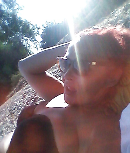 Greek FB slut Mairi Got porn pictures