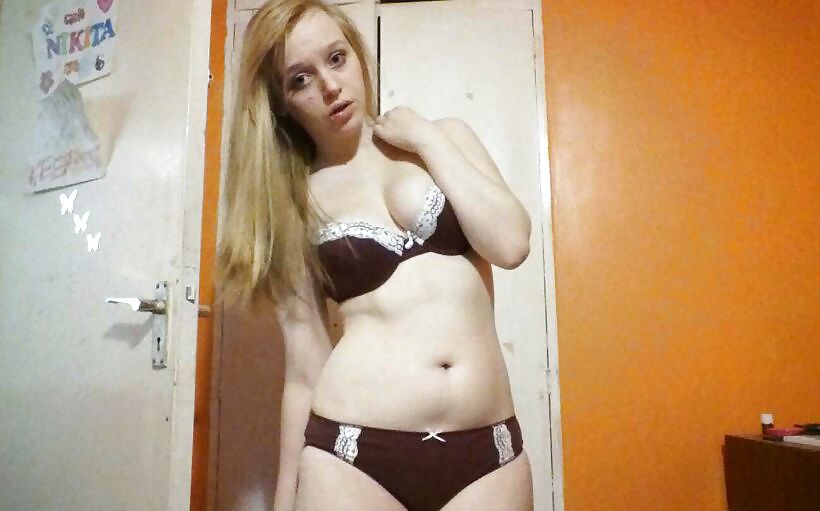 Hot young UK slut! porn pictures