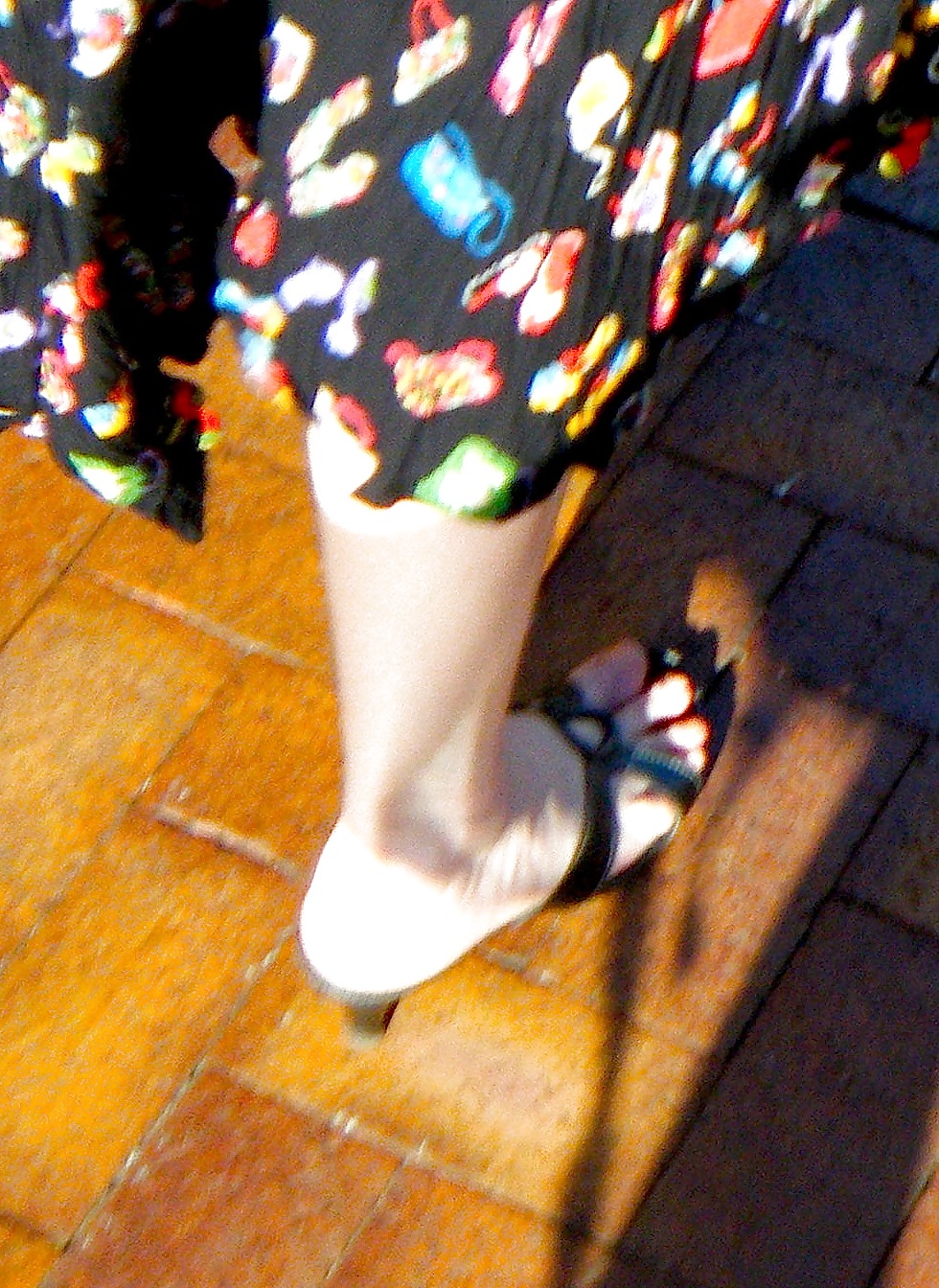 Pretty Women's Feet in Strappy Heels - No Trannies porn pictures