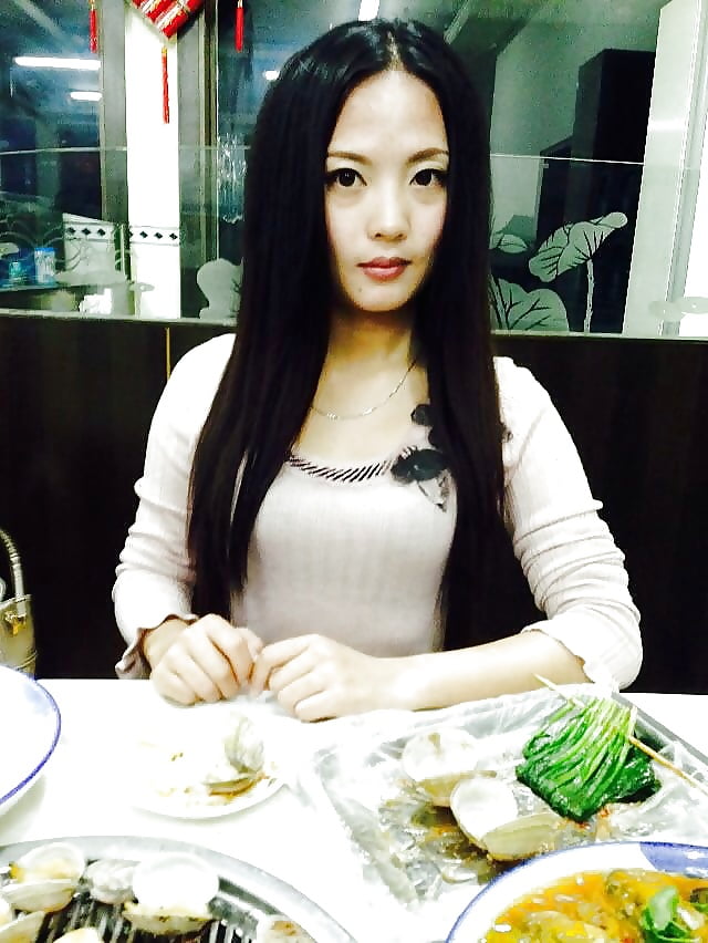 Sexy chinese housewife porn pictures