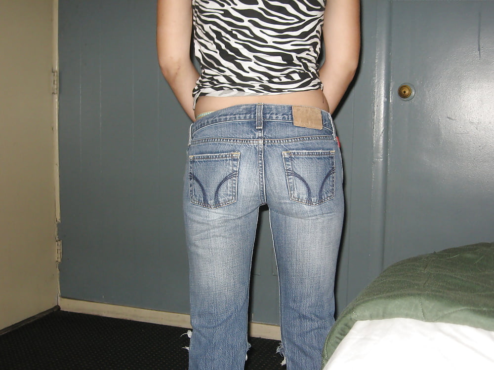 A nice ass in tight jeans porn pictures