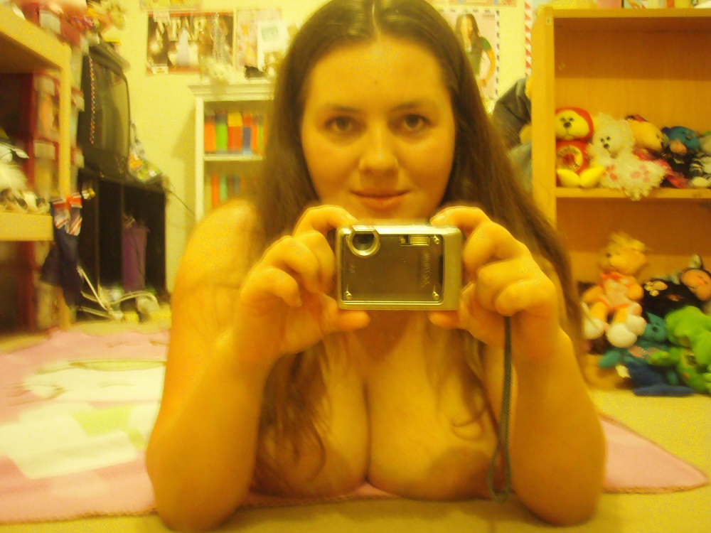 chubby girl posing porn pictures