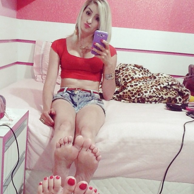 Suckable Red Toes eduaarda meeelo instagram porn pictures