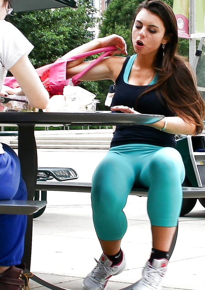 Hausfrauen Geil Nackte Creampie