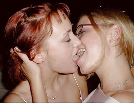 Kissing Girls porn pictures