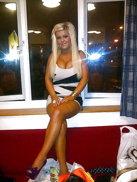 Amateur Chav Sluts Teens Bimbos Blondes Brunettes Milfs porn pictures