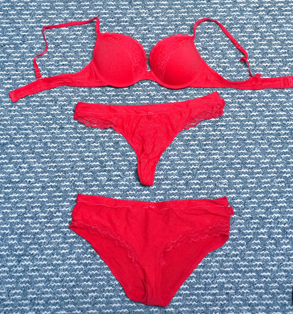 Unterwaesche der 29 jaehrigen Ehehure #1 porn pictures