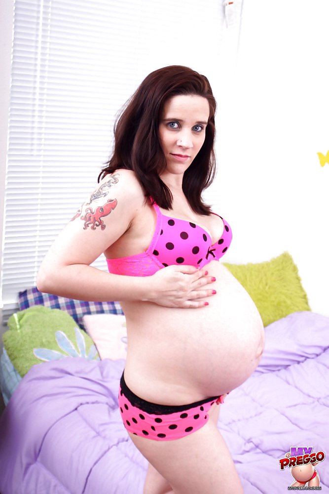 Pregnant Kristine from MyPreggo.com #2 porn pictures