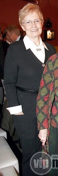 Older Actress Grannies porn pictures