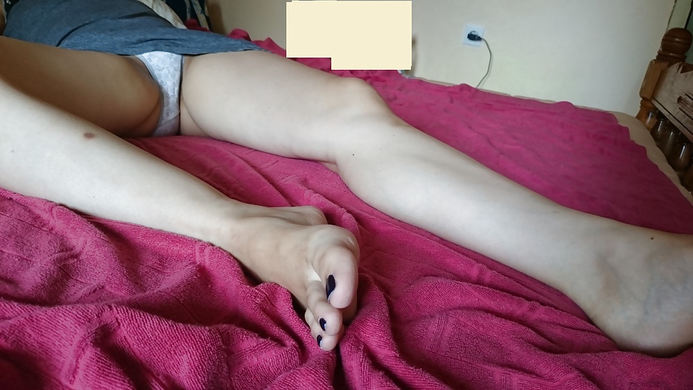 My wife's feet porn pictures