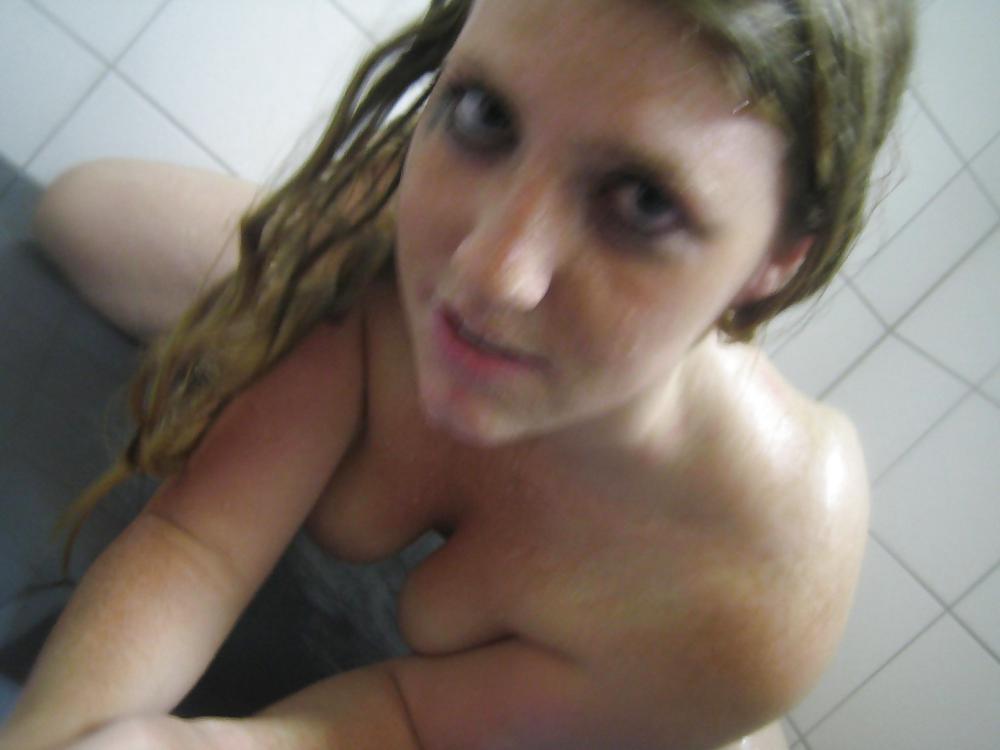 SEXY SHOWER TEEN porn pictures