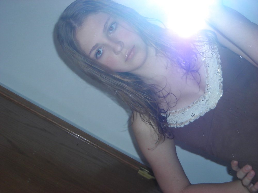 Teenage girl selfshot (Photo set) porn pictures