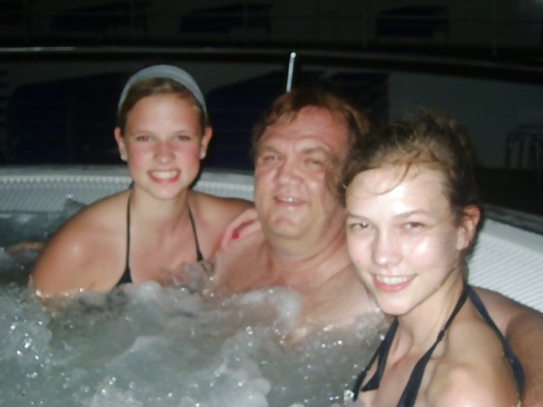 Karlie Kloss with her sisters porn pictures