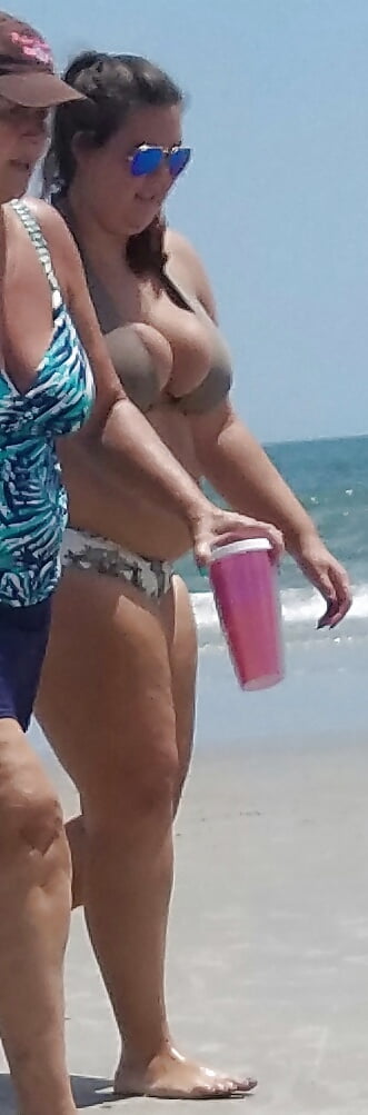 More sexy bbw at the beach