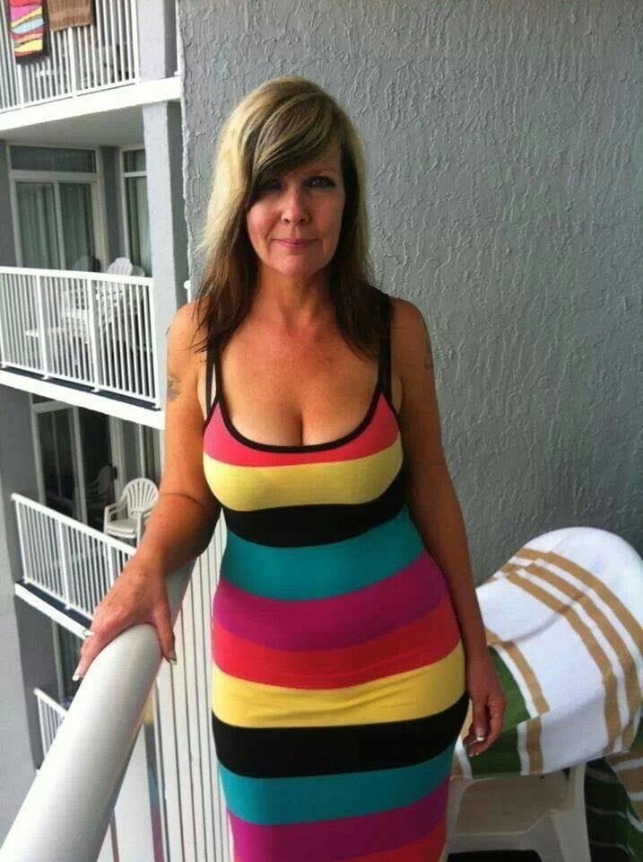 BEST OF: Gorgeous and Busty Mature Ladies- 64 Photos 