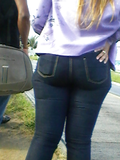 Rabuda no ponto do busao porn pictures