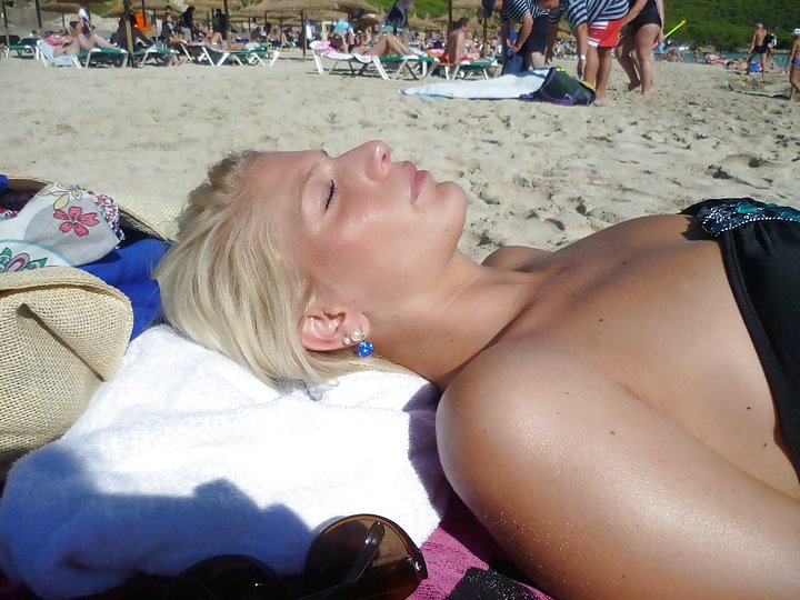 Hot busty german teen in holiday porn pictures