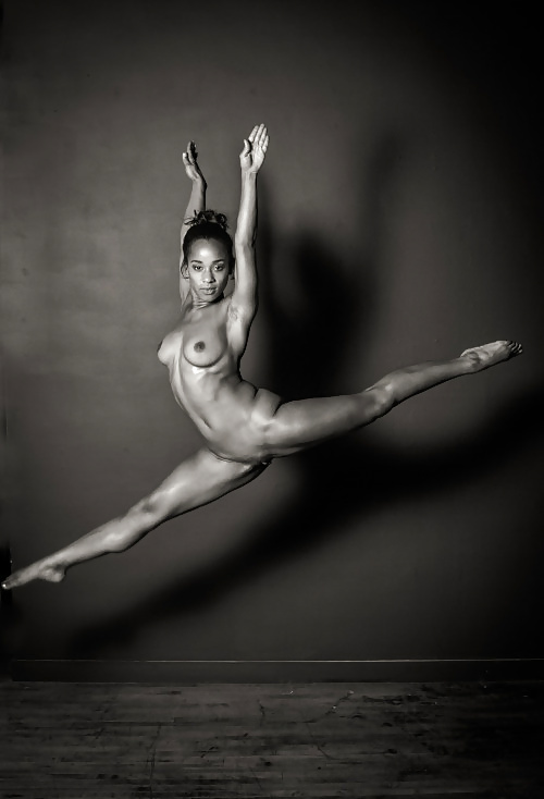 Ebony stripper dance