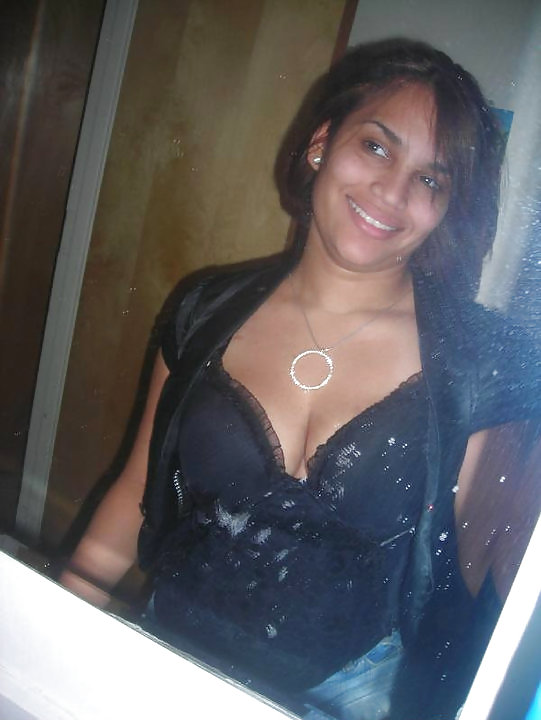 Dominicana Buenota porn pictures