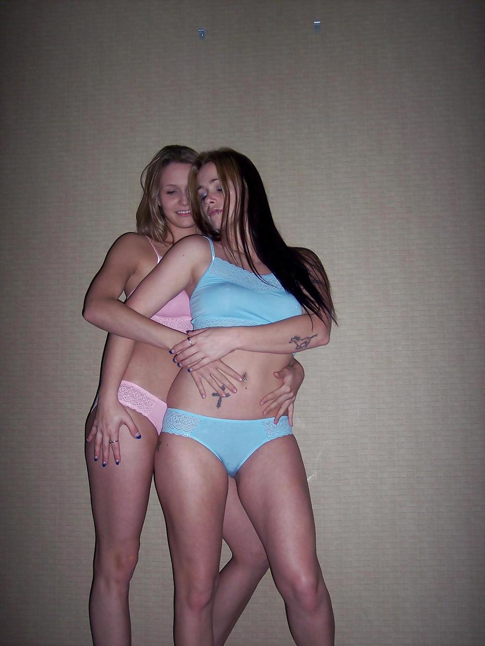 USA Teen Bitch Lesbians 001 porn pictures