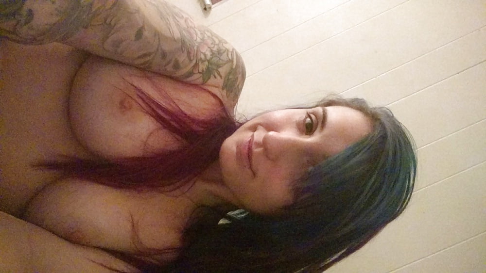 Tattooed Teen Selfie Stripper porn pictures