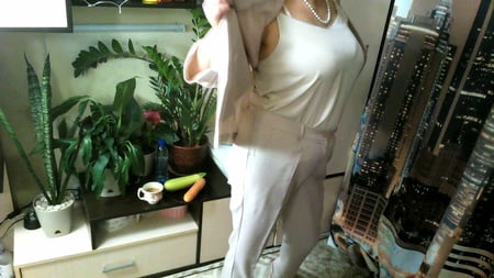 hot striptease and vegetables a fist in a mature wet cunt         