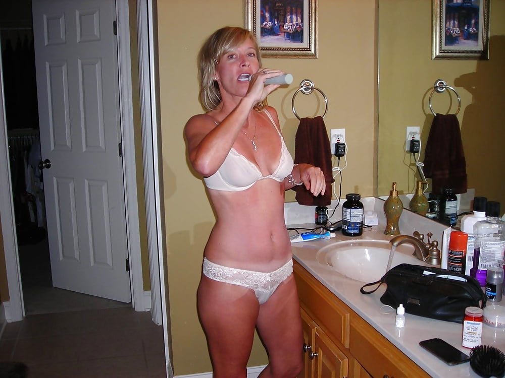 Amateur mature ladies in white panties 3-pix mix. porn pictures