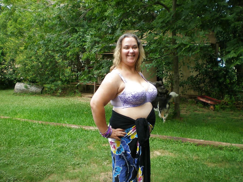 Emailed Pics To Post. Please Comment For Her porn pictures