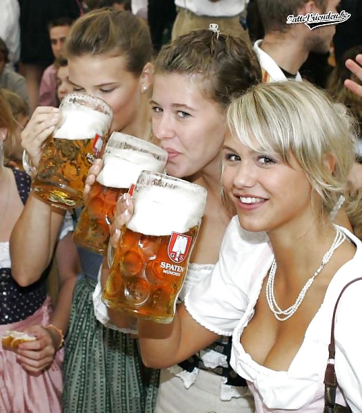 Frauen und Bier, Frauen im Dirndl - Lebe das Oktoberfest! porn pictures